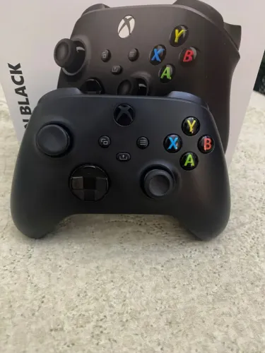 Controle de Xbox seminovo, sem nenhum defeito e com Hall effect. *20 contato 