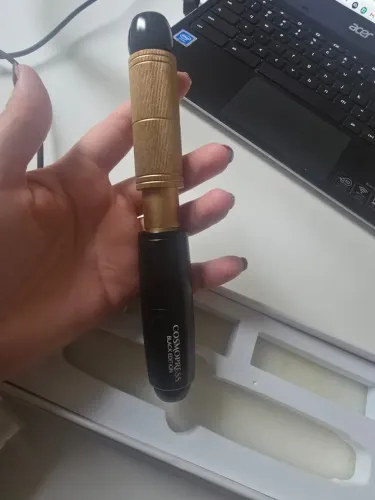 A Caneta Pressurizada Cosmopress Black Edition da Alur Medical