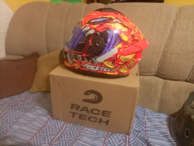 Capacete esportivo