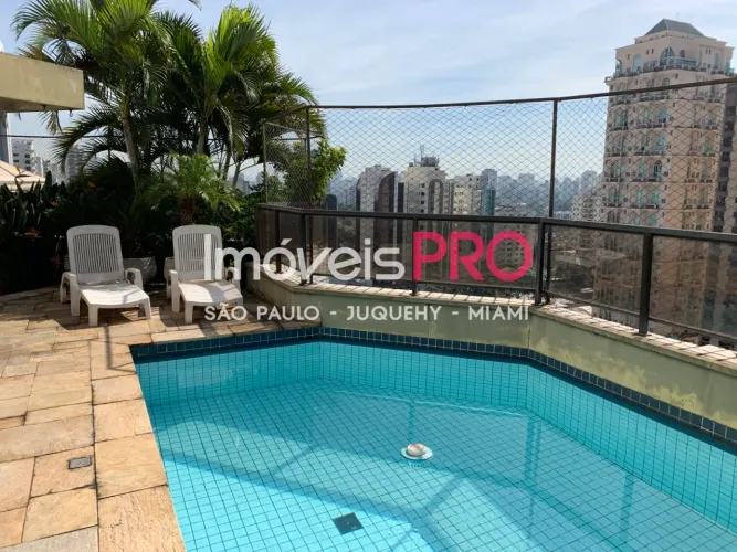 Cobertura Duplex com ótima localização no Campo Belo