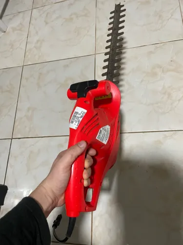 Podador de cerca viva