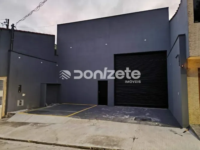 Galpão Comercial à venda em Santo André (Parque Capuava) | 235 m² | 5 vagas