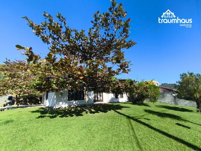 Casa com 3 dormitórios à venda, 168 m² por R$ 620.000,00 - Centro - Massaranduba/SC