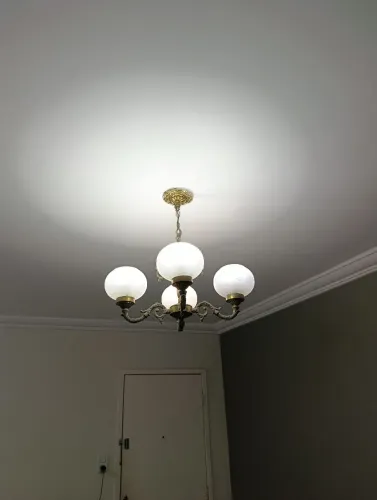 Lustres de bronze para a sala