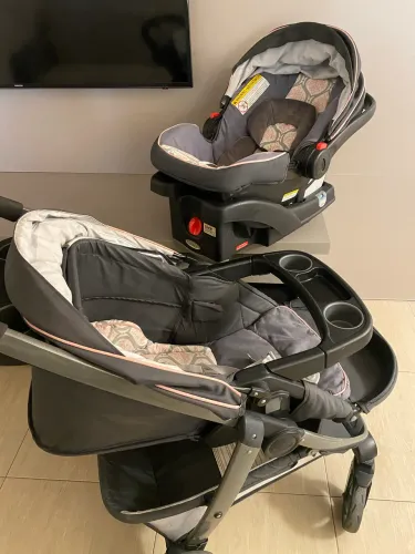 Carrinho Graco click Connect 3 em 1