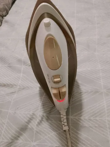 Ferro de passar a vapor 220 v Oster