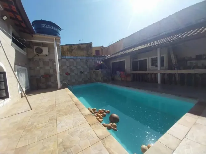 Casa com 5 quartos à Venda, Itaóca - Mongaguá