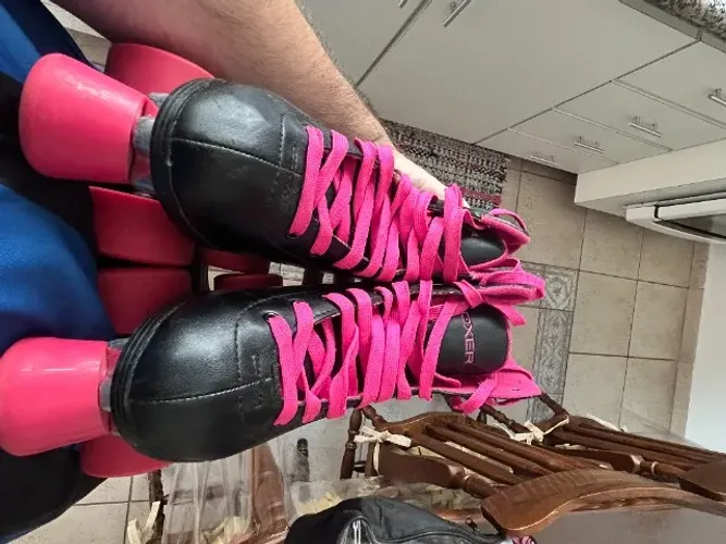 Patins 4 rodas femininos número 36.