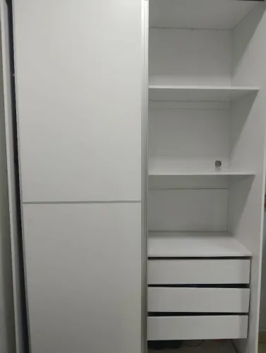 Vendo guarda roupa e cama infantil com colchão 