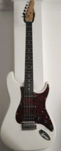 Guitarra Giannini G 101 - Branca com escudo tortoise