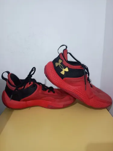 Tênis de basquete under Armour Buzer 