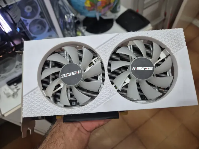 Placa de Video RX 580 8gb 2048sp novinha para pessoa exigente.
