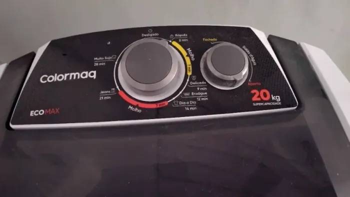 Vendo tanquinho Colormaq 20,1 kg, 127V, em ótimo estado e funcionando perfeitamente. Ideal