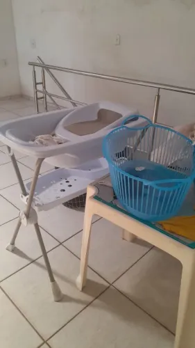 Banheira e cesto de bebê
