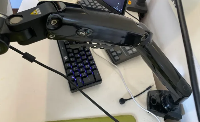 Suporte Articulado ELG F80n para Monitor 17p a 35p