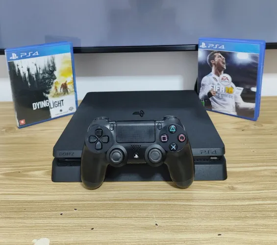 PS4 Slim 500gb + 2 jogos