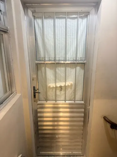 Vende-se 2 Portas de alumínio