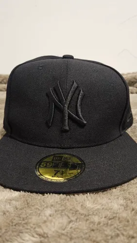 Boné New Era Preto
