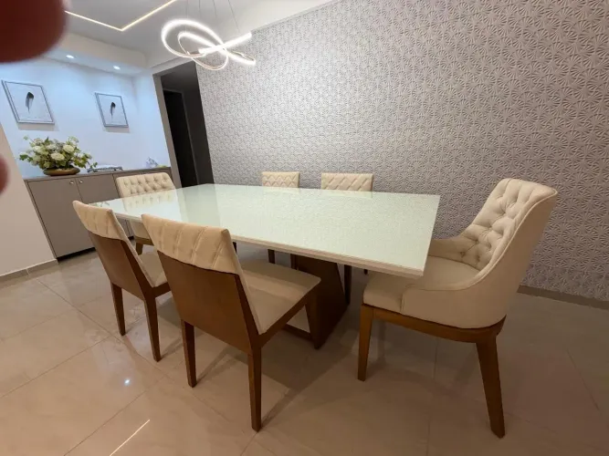 MESA DE JANTAR SOFISTICADA - LINDA E IMPONENTE ?