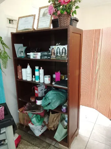 Vendo armário madeira ótimo pra quem restaura