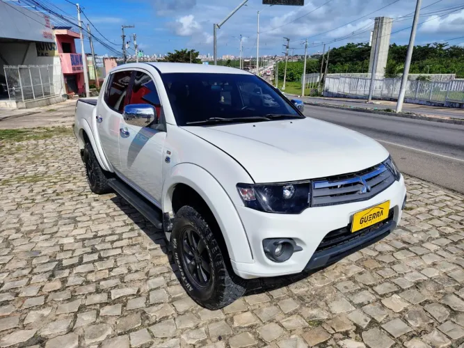 Mitsubishi L200 Triton HPE 3.5 CD V6 24V Flex Aut. 2014