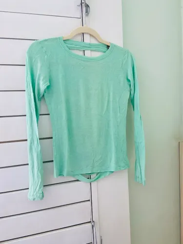 Blusa Farm texturizada manga longa com recortes P