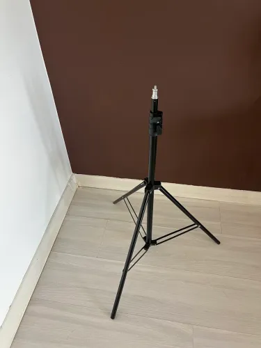 Tripé em ótimo estado