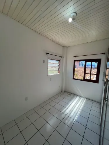 Alugo apartamento 1 quarto em capoeiras otima localização