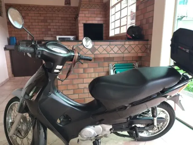 HONDA BIZ POUCO USO E MUITO BEM CONSERVADA