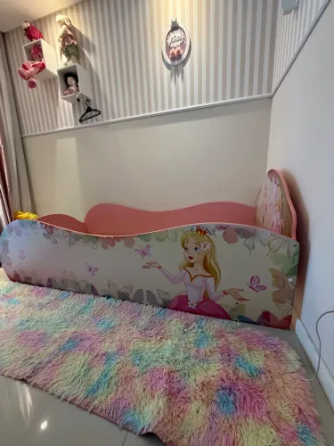 Cama infantil e penteadeira princesa
