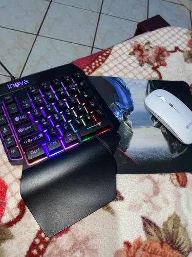Mouse + Teclado uma mão