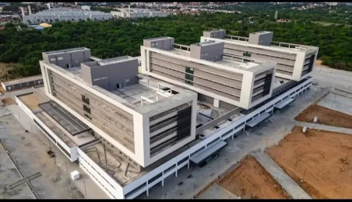Alugo casa próximo ao Hospital Universitáriodo Ceará(UECE)