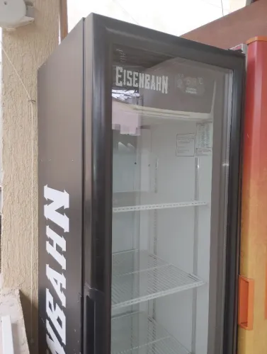 Geladeira expositora 