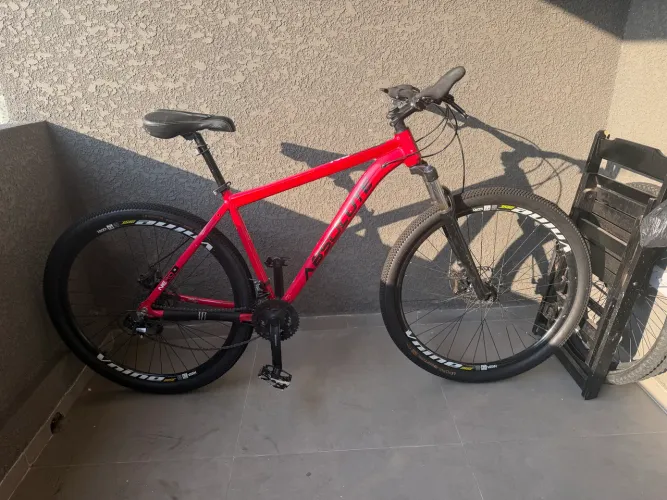Vende-se bike absolute aro 29 nova