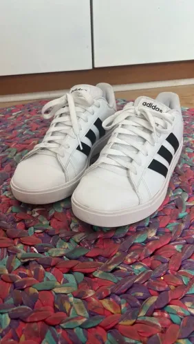 Tênis Adidas Branco com Preto