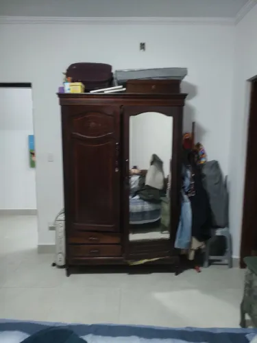 Vendo guarda roupa antigo 