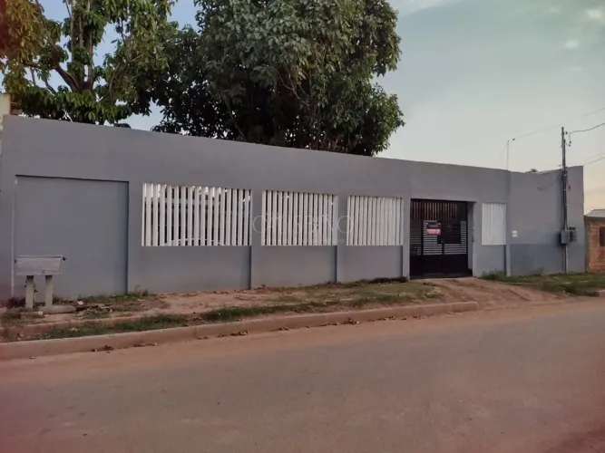 Casa com 03 quartos no Bairro Mariana - Porto Velho/RO