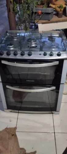 Fogão eletrolux funcionando perfeitamente cinco bocas