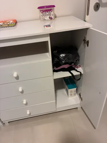 Guarda roupa e cômoda