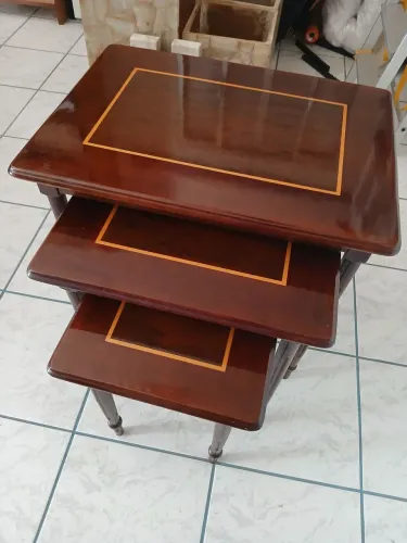 3 Mesas Ninho Vintage Acabamento em Mogno- Empilháveis