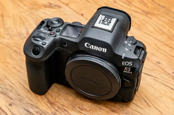 Câmera Canon R5MARK2<br>VALOR R$21.000 <br>100.000cliques