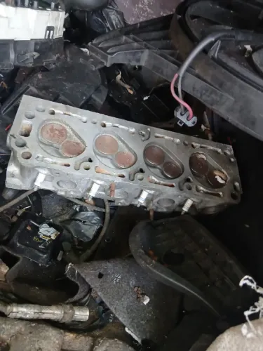 Alternador de Vectra ,arrancou. Tampão do vectra