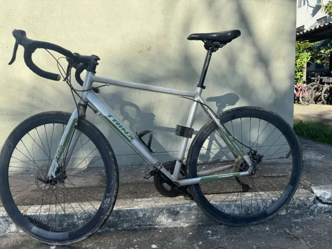 Bicicleta speed trinx tiempo 2.1