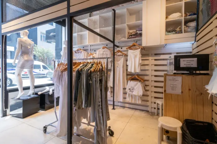 Loja em galeria na Rua José Paulino, 260 - loja 2 12 m²