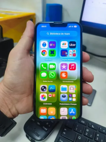 iPhone 13 normal preto R$1800