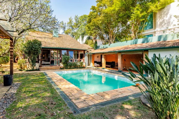 Casa para venda em Jardim Petrópolis com 3 quartos, sendo 2 suítes, 271m²