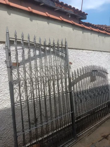 Portão 2 Folhas mais 2 grades