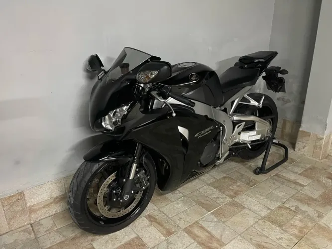 Honda CBR 1000 RR Fire Blade 2011 - 19.000km