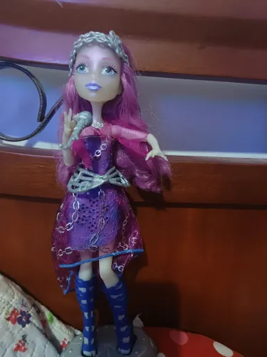 Boneca monster high