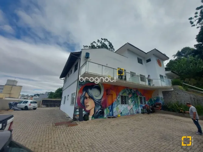 Prédio a venda na carvoeira, próximo a UFSC